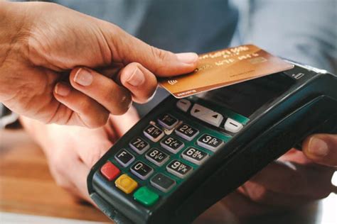 how does a contactless credit card work|first time using contactless card.